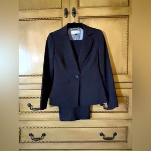 Women suit with pants brand new without  tags